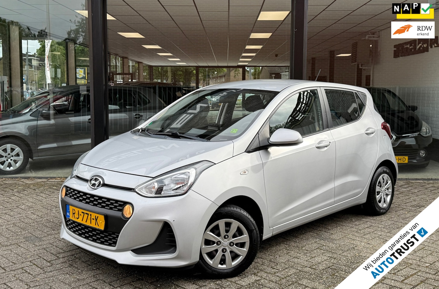Hyundai i10 - 1.0i 67pk Comfort AIRCO | CRUISE | ELEKTR PACK | NAP - AutoWereld.nl