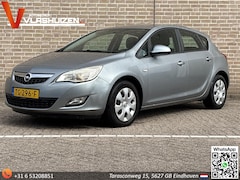 Opel Astra - 1.4 Cosmo | Airco | Cruise | PDC | Stoelverwarming |
