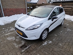 Ford Fiesta - 1.25 Black & white