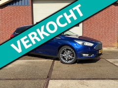 Ford Focus Wagon - 1.5 Titanium Edition Bi Xenon Vol leder 18" ST line Camera