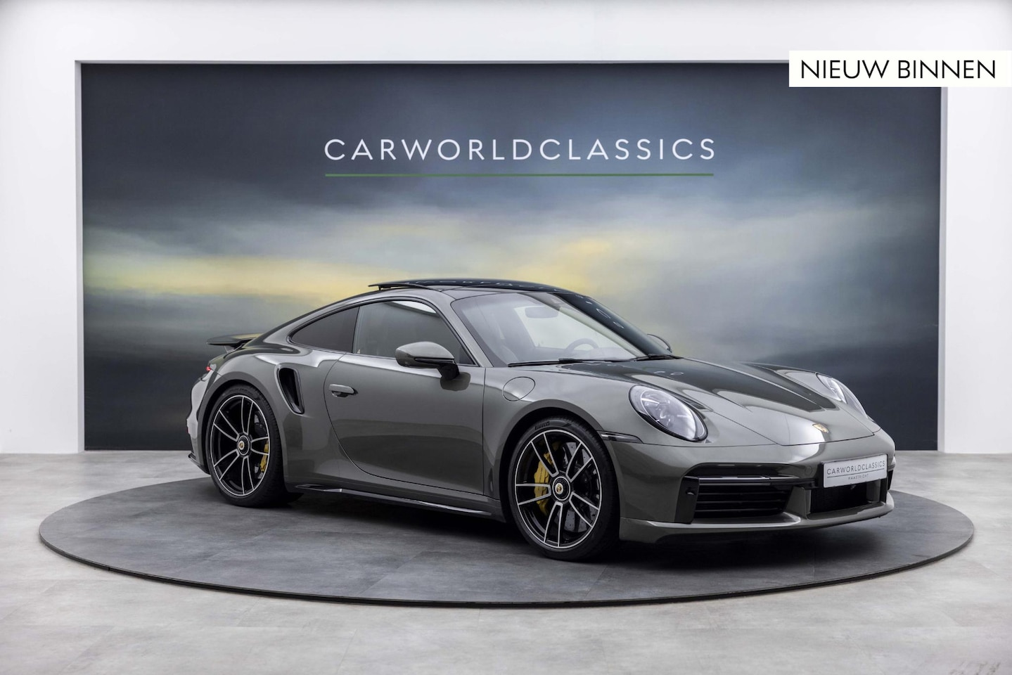 Porsche 911 - 992 - 3.8 TURBO S COUPE | AVENTURINGROEN - AutoWereld.nl