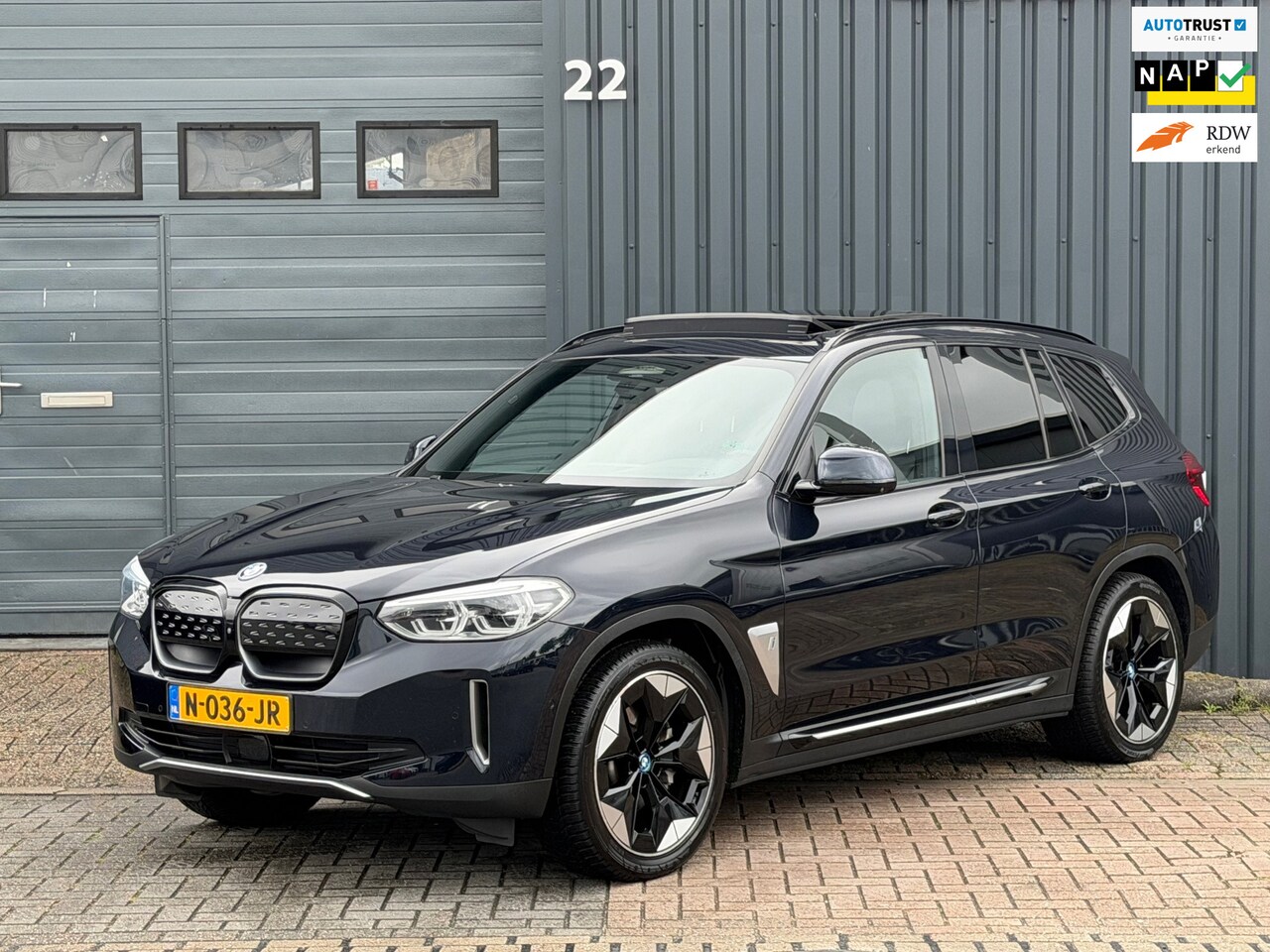 BMW iX3 - High Executive 80 kWh|Soh 94%|Pano|360*cam|ACC|LED|Dealer OH - AutoWereld.nl