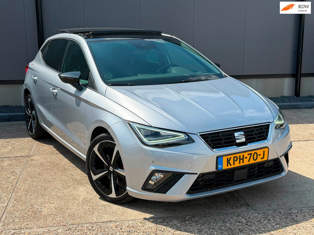 SEAT Ibiza - 1.0 EcoTSI FR Business Connect/pano/navi/ volle auto - AutoWereld.nl