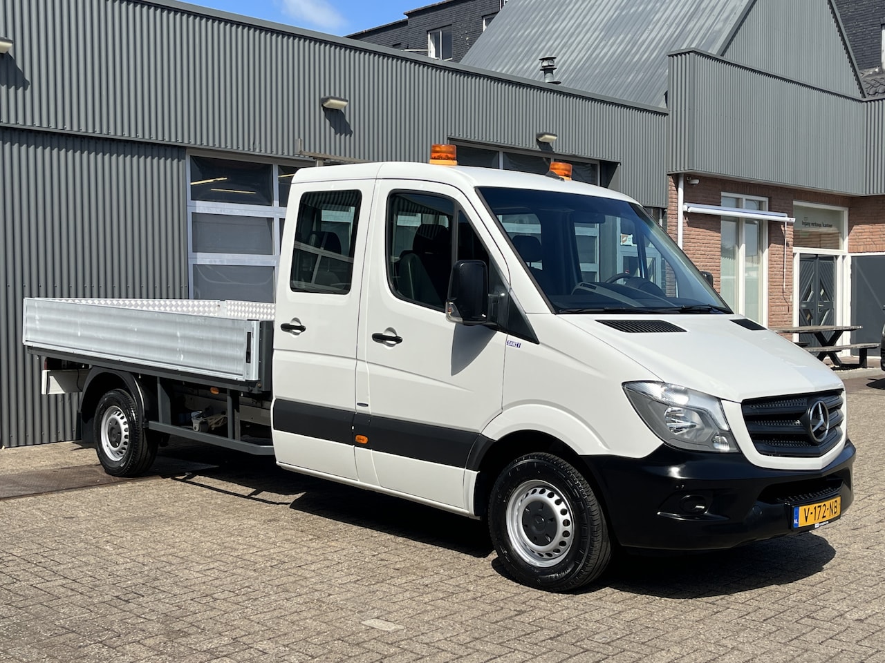 Mercedes-Benz Sprinter - 314 2.2 CDI 432 DC Airco Cruise controle Trekhaak 3500kg trekgewicht 6-Persoons open laadb - AutoWereld.nl