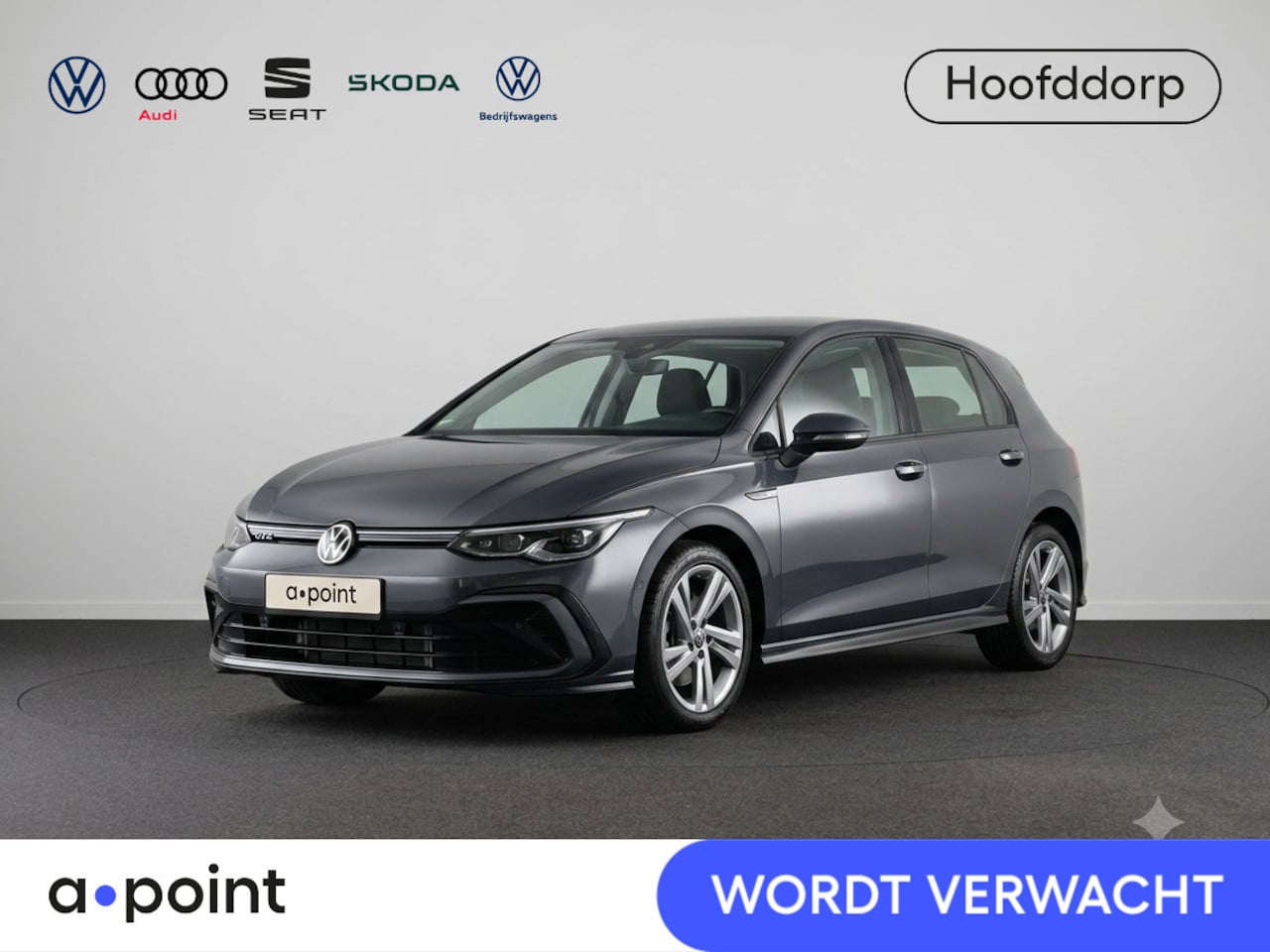 Volkswagen Golf - 1.5 eTSI R-Line 130 pk Automaat (DSG) | Navigatie via App | Parkeersensoren | Autom. airco - AutoWereld.nl