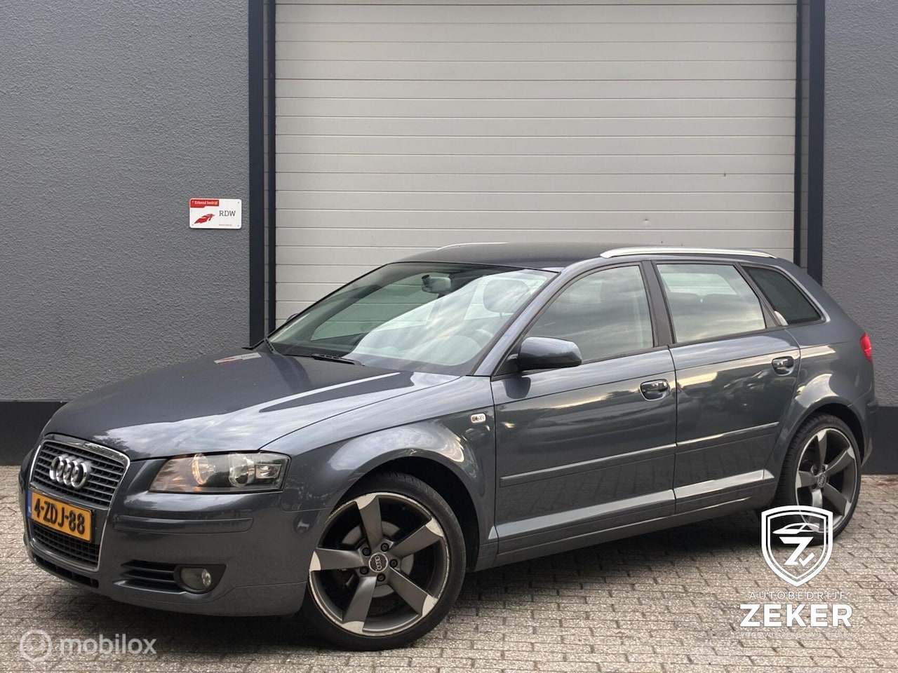 Audi A3 - 1.6 Attraction / nieuwe apk / leuke auto / - AutoWereld.nl