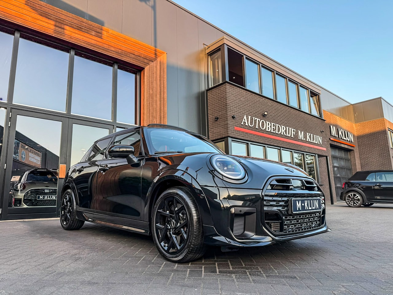 MINI 5-Deurs - 1.5 Cooper C John Cooper Works XL F1 aut/Pano/Memory/Massage/Hk/Btw - AutoWereld.nl