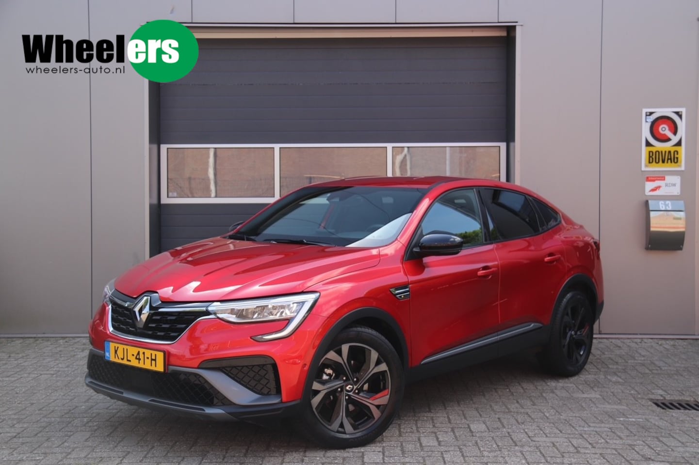 Renault Arkana - 1.6 E-Tech Hybrid 145 R.S. Line, Stoel & Stuurverwarmd, Camera, Cruise, Navi - AutoWereld.nl