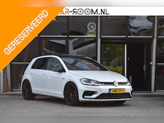 Volkswagen Golf - 2.0 TSI 4Motion R Pano Akra Camera Dynaudio