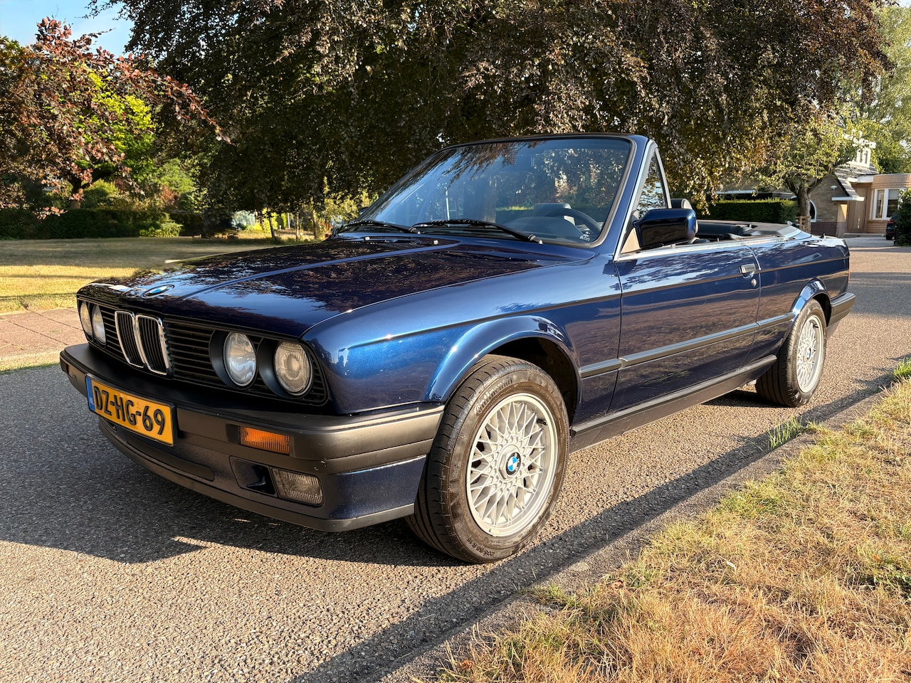BMW 3-serie Cabrio - 318i BMW E30 318i Cabrio Automaat (1992) – Mauritiusblau Metallic – Origineel Nederlands - lief - AutoWereld.nl