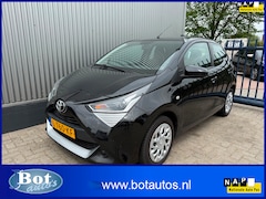 Toyota Aygo - 1.0 VVT-i x-play / 1E EIGENAAR / AIRCO / ACHTERUITRIJCAMERA / APPLE CAR PLAY / BLUETOOTH /