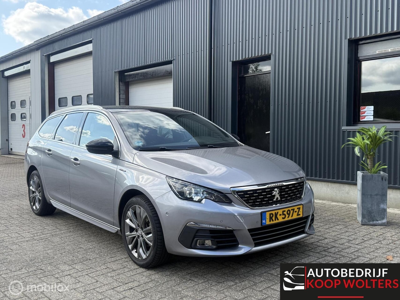 Peugeot 308 SW - 1.2 Automaat GT-line 2018 - AutoWereld.nl