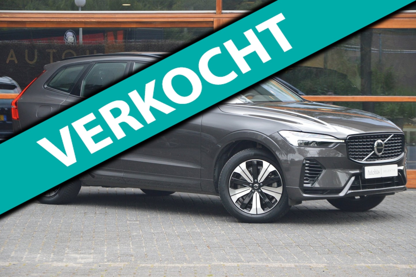 Volvo XC60 - T6 Hybride AWD Plus Dark LONG RANGE | Panoramadak | Camera | Stoel + Stuur Verwarmd | Adap - AutoWereld.nl