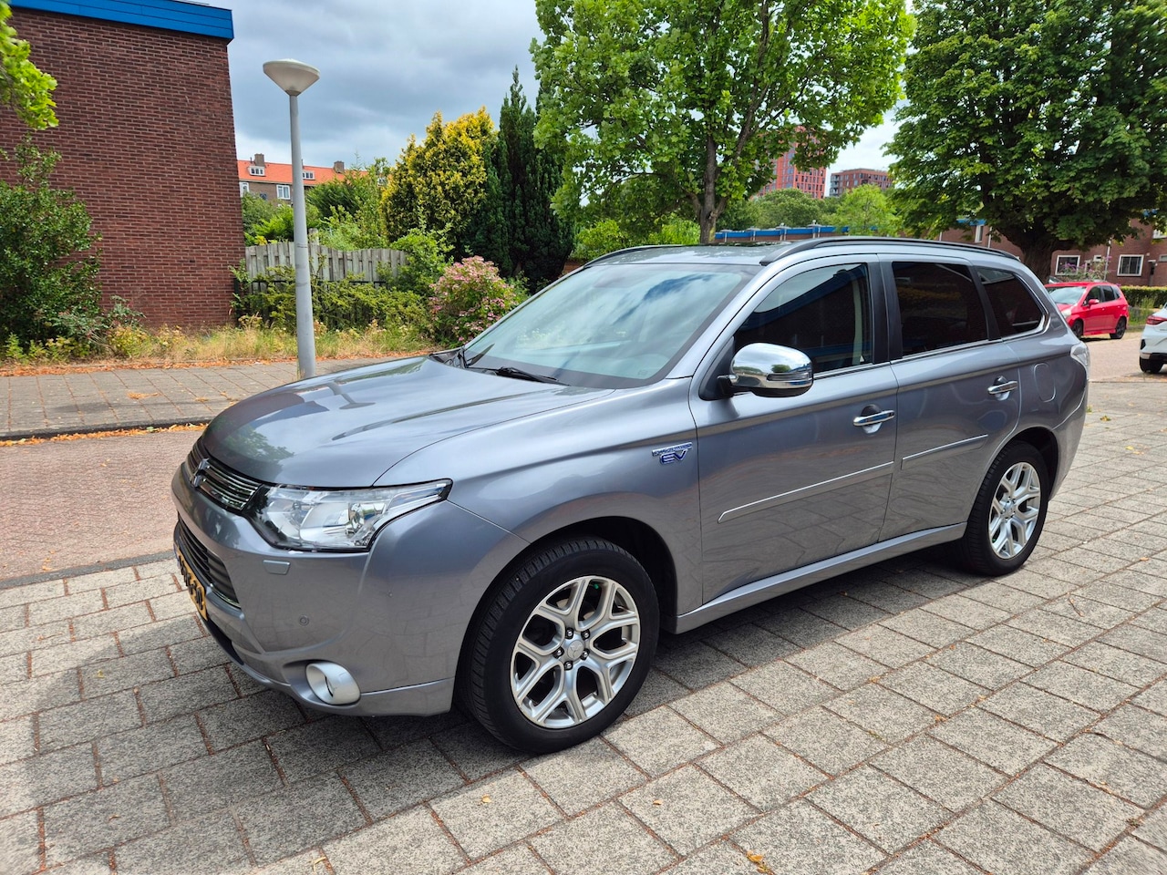 Mitsubishi Outlander - 2.0 PHEV instyle 2.0 PHEV Instyle+ - AutoWereld.nl