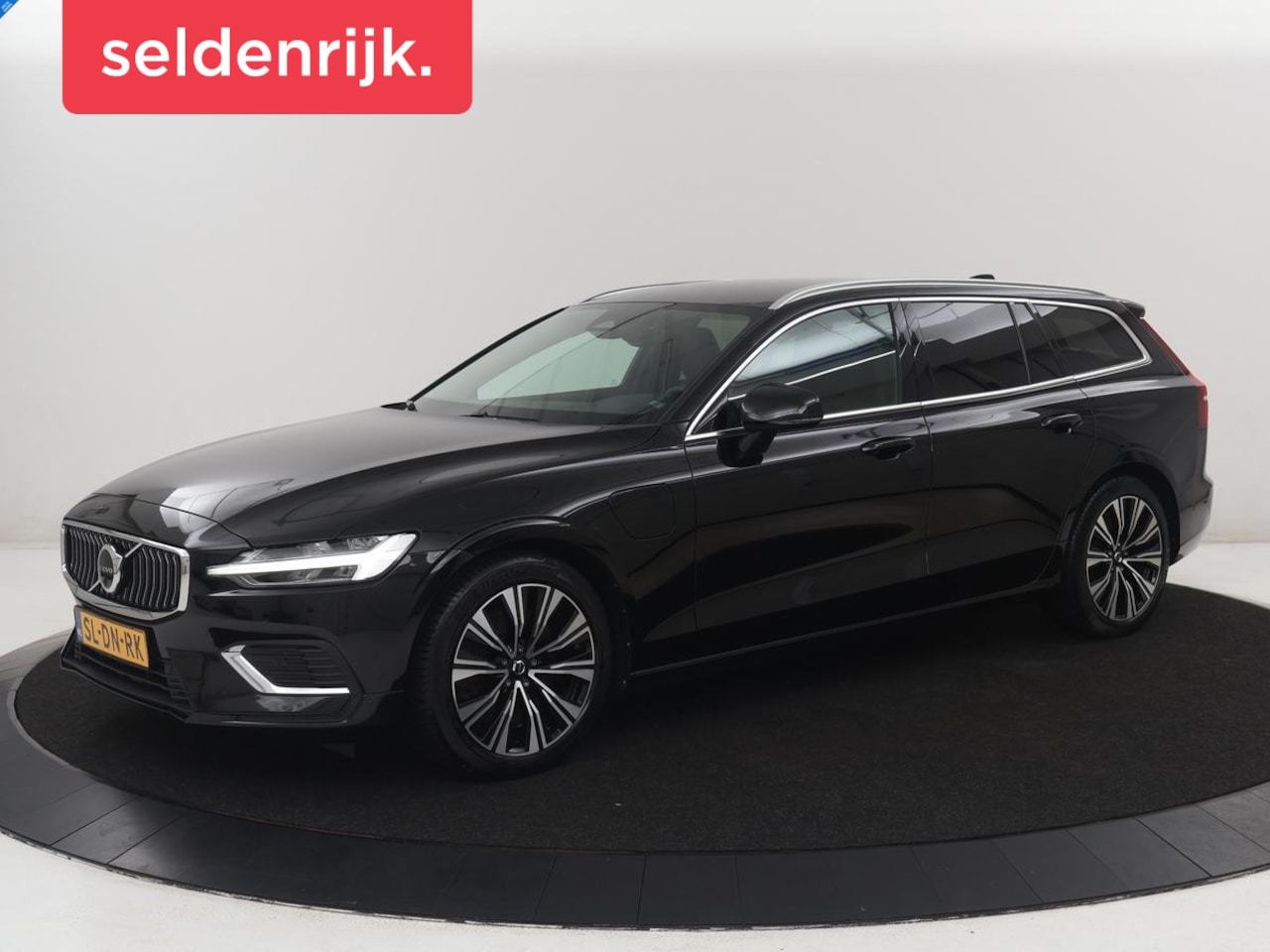 Volvo V60 - 2.0 T6 Plug-in hybrid AWD Business Edition | SOH 97.0% | Leder | Harman/Kardon | 360 camer - AutoWereld.nl