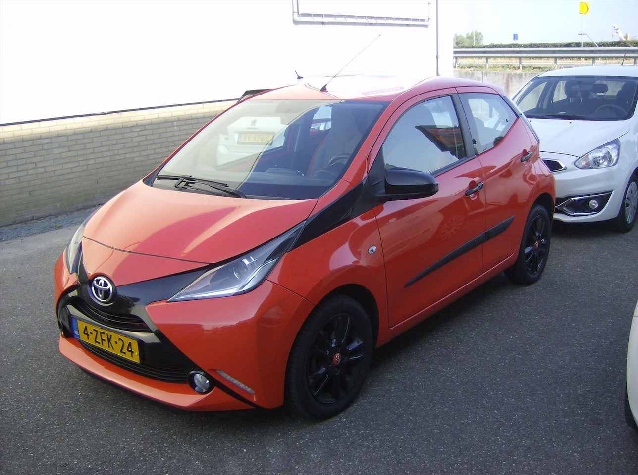 Toyota Aygo - 1.0 VVT-i 69pk 5D x-cite NIEUWSTAAT !!! - AutoWereld.nl