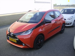 Toyota Aygo - 1.0 VVT-i 69pk 5D x-cite NIEUWSTAAT
