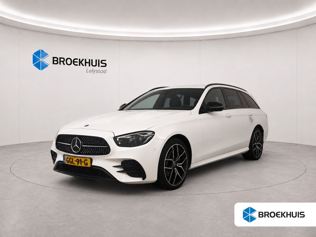 Mercedes-Benz E-klasse Estate - 300 e 319PK AMG-LINE AUTOMAAT NAVI / LEDER / CLIMA / FULL-LED / PDC / 19" LMV / CAMERA / K - AutoWereld.nl