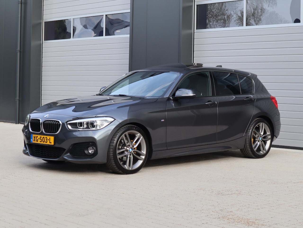 BMW 1-serie - 118i | M Sportpakket | Pano | Trekhaak | Orig. NL! - AutoWereld.nl