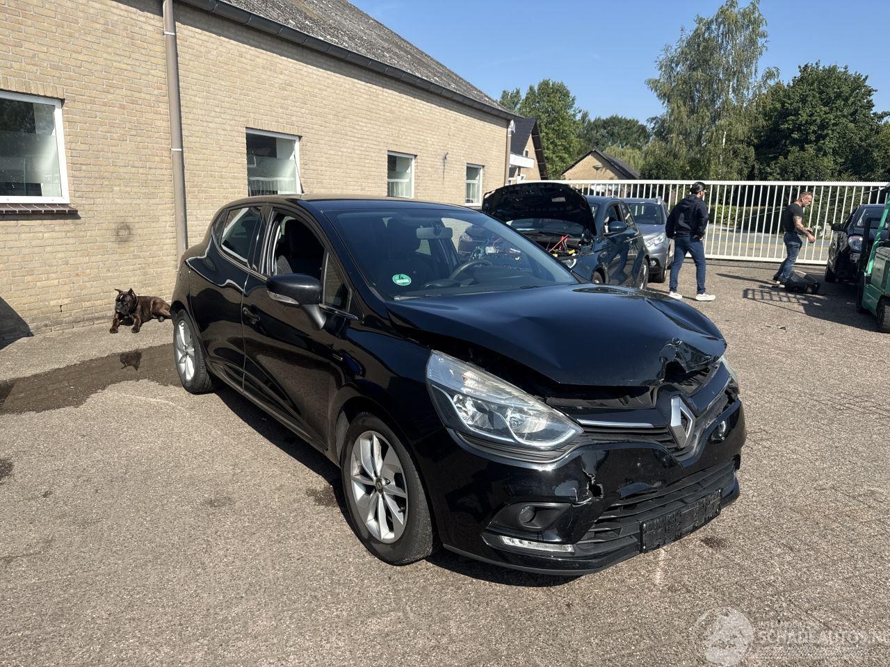 Renault Clio - 0.9 TCe Limited REST BPM €300,-!!! - AutoWereld.nl