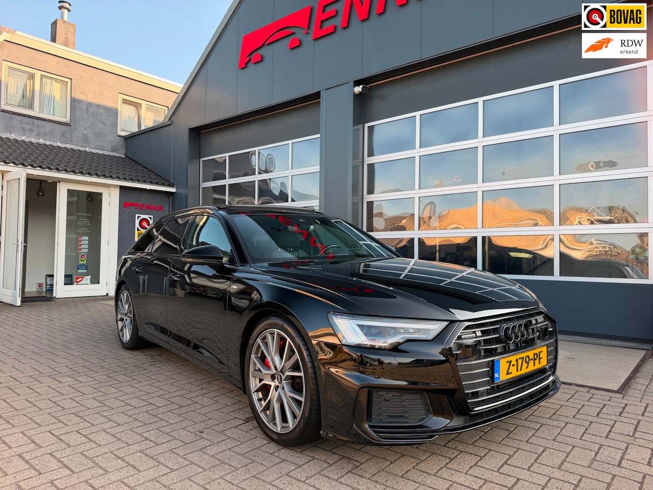 Audi A6 Avant - 55 TFSI e quattro Competition / Pano / HuD / Trekhaak / Camera. - AutoWereld.nl
