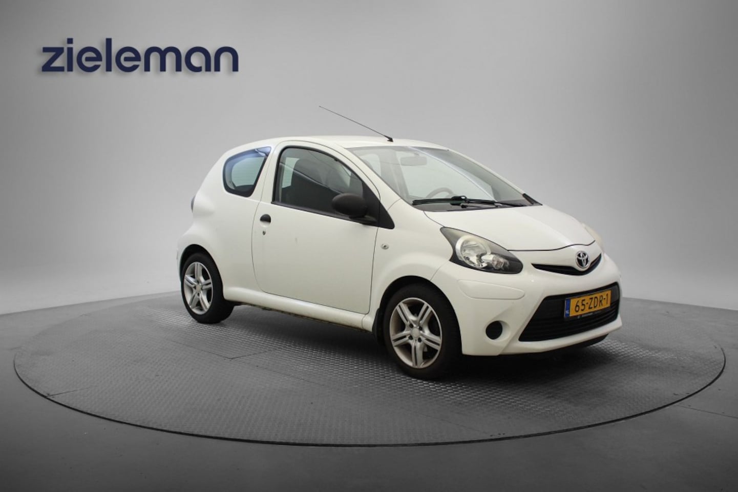 Toyota Aygo - 1.0 VVT-i Access 1.0 VVT-i Access - AutoWereld.nl