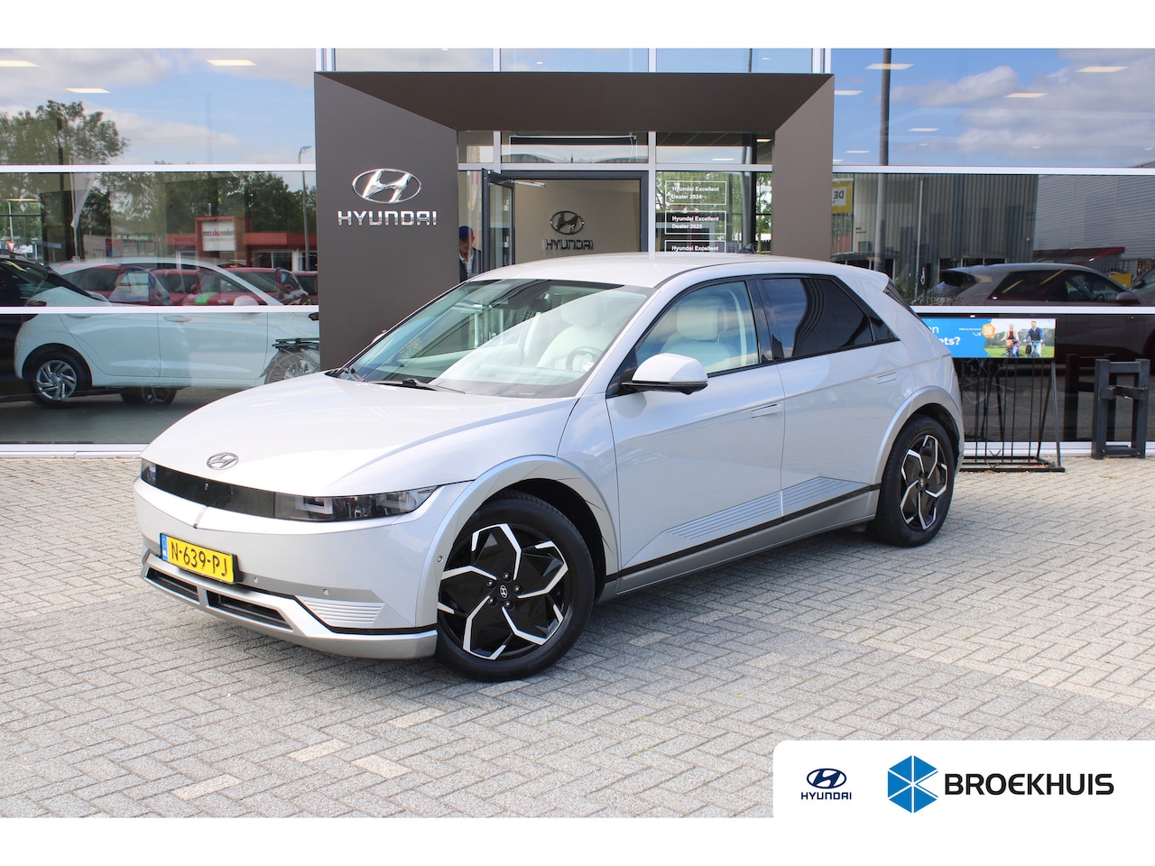 Hyundai IONIQ 5 - Lounge 73kWh | Achterbank in delen neerklapbaar | Achterstoelen elektrisch verstelbaar | A - AutoWereld.nl