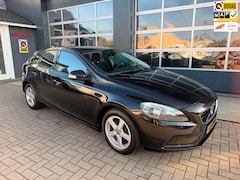 Volvo V40 - 1.6 T3 Kinetic / Camera / Cruise / Trekhaak / Nieuwe APK