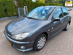 Peugeot 206 - 1.4 5-drs Génération Airco S/K DAK NAP NWE APK BIJ AFLEVERING