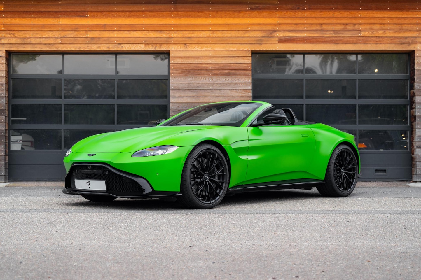 Aston Martin V8 Vantage Roadster - 4.0 510pk | Stoelventilatie - AutoWereld.nl