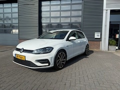 Volkswagen Golf - 1.4 TSI Highline Business R Navi Carplay Stoelverw. Trekhaak