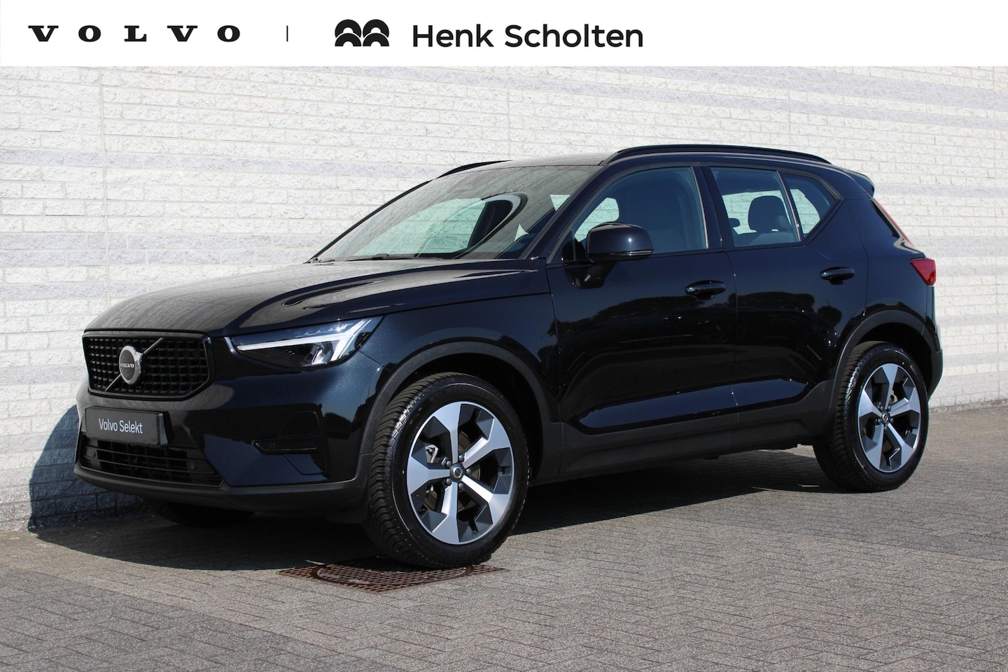 Volvo XC40 - B4 Plus Dark | Trekhaak | Verwarmbare voorstoelen en stuurwiel | Premium audio by Harman K - AutoWereld.nl