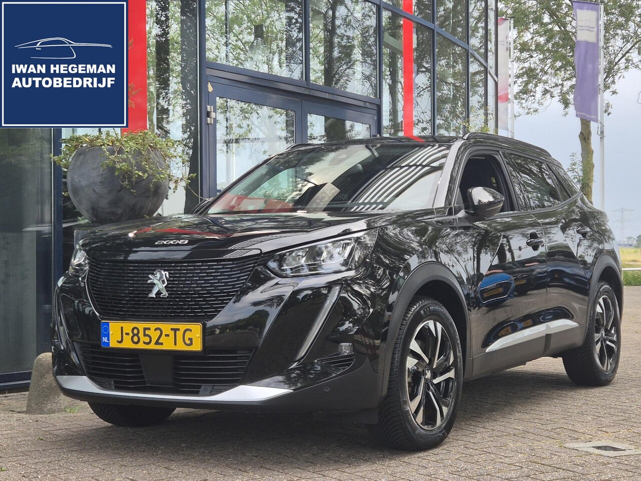 Peugeot e-2008 - EV Allure 50 kWh | SOH 88,06% | Navigatie | Apple Carplay | Parkeersensoren + Camera | Cru - AutoWereld.nl