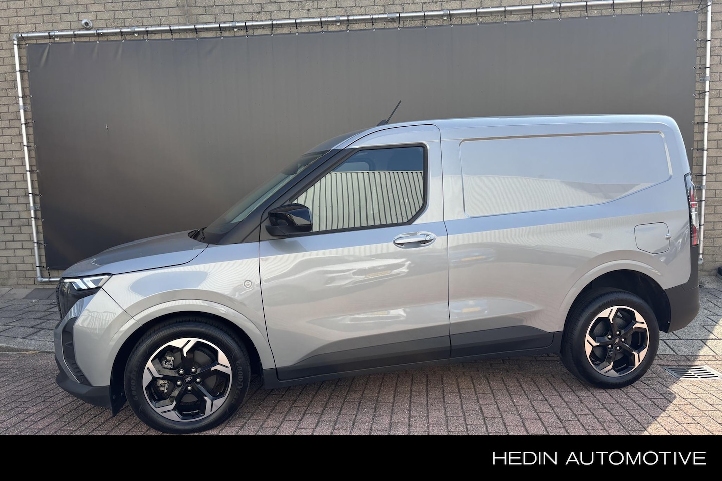 Ford E-Transit Cour. - Limited 44 kWh Limited 44 kWh - AutoWereld.nl