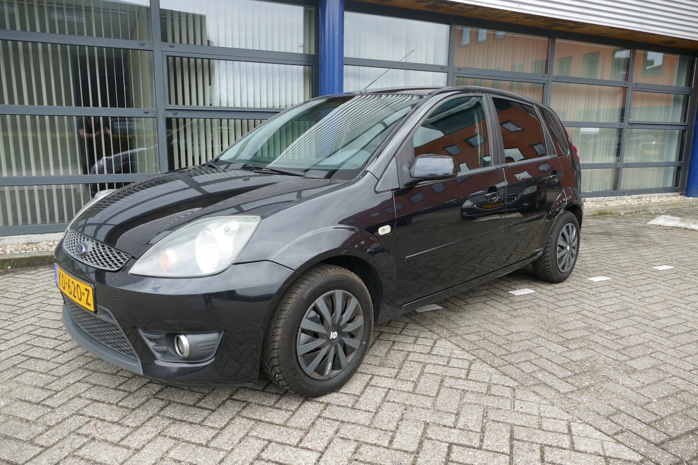 Ford Fiesta - 1.4-16V Futura XL 5 deurs Airco Apk 6-8-2027 - AutoWereld.nl