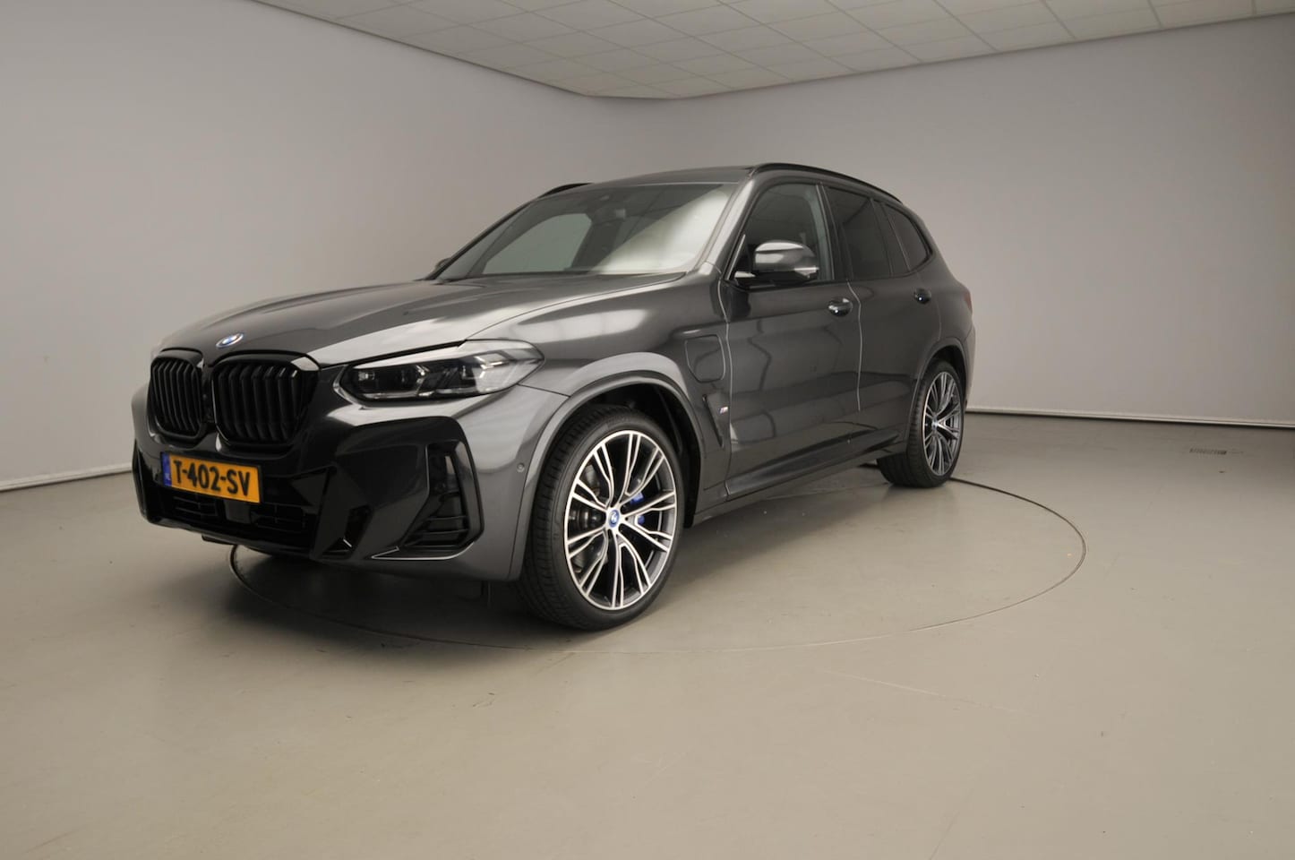 BMW X3 - xDrive30e | M-Sportpakket | LED | Leder | HUD | Active cruise | Panoramadak | Trekhaak | D - AutoWereld.nl