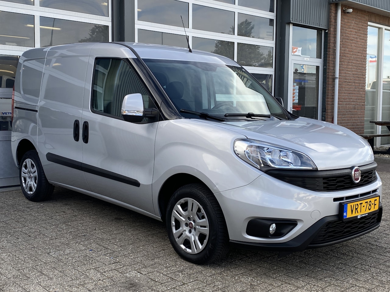 Fiat Doblò Cargo - 1.3 MJ L1H1 SX Marge, Btw en Bpm vrij Airco Cruise controle Navigatie Tussenschot Parkeerh - AutoWereld.nl