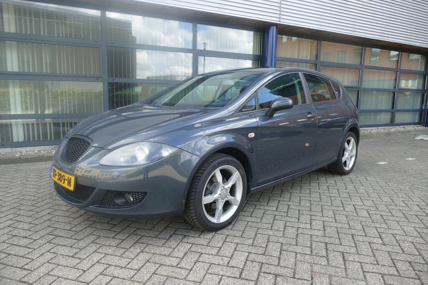 SEAT Leon - 1.6 Reference Airco Apk 09-06-2027 - AutoWereld.nl