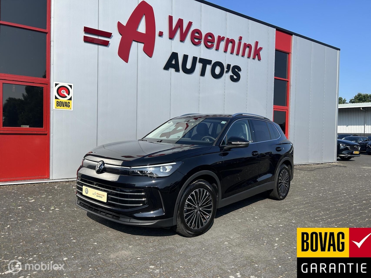 Volkswagen Tiguan - 1.5 eTSI Elegance N. type Leder alcantara 360 camera Trekhaakwegklapbaar. - AutoWereld.nl