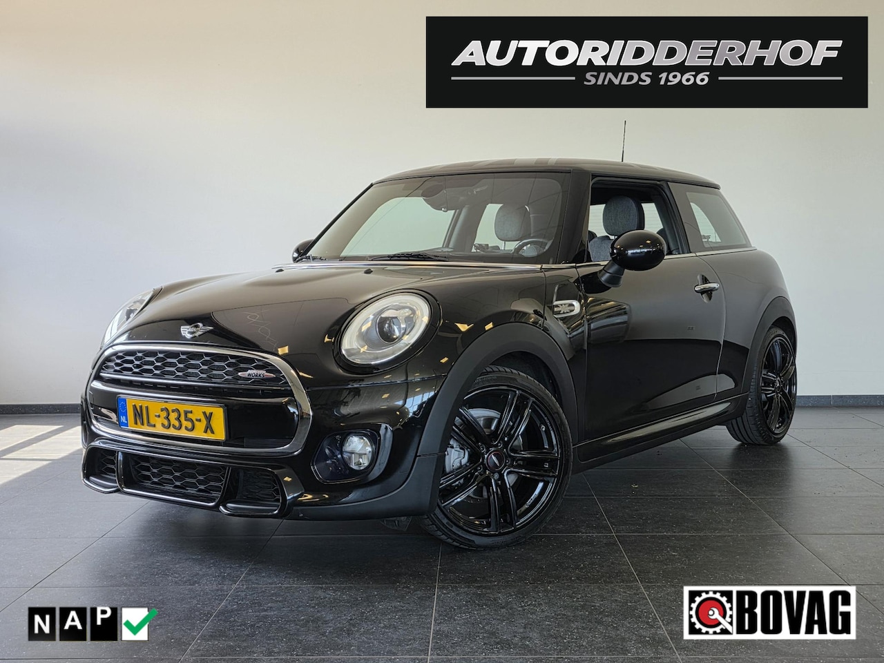 MINI Cooper - 1.5 Kings Cross | Orig. NL | JCW | Keyless | Stoelverwaming | Harman Kardon | 18'' LMV | - AutoWereld.nl