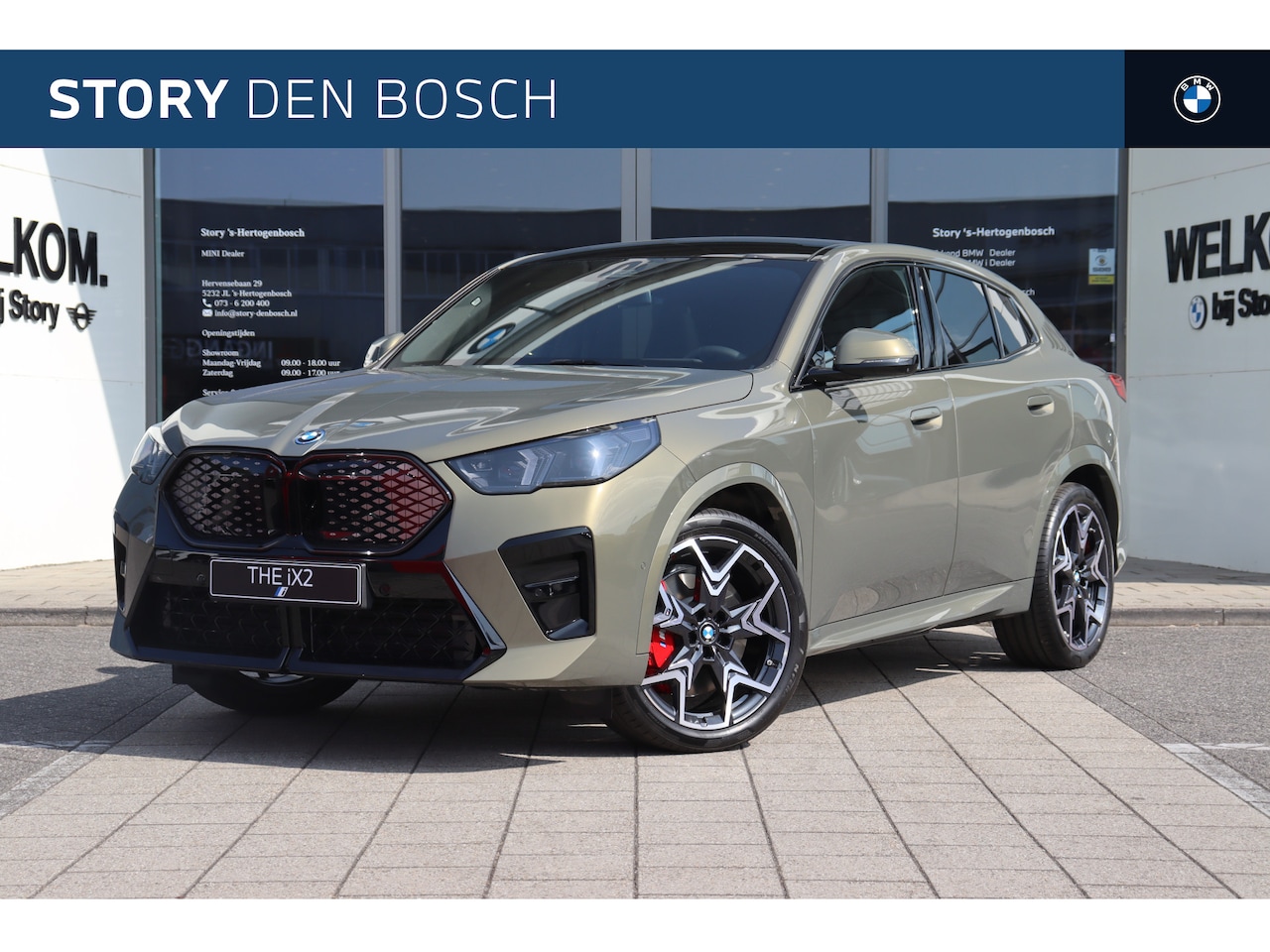 BMW iX2 - eDrive20 M Sport / Panoramadak / Trekhaak / Sportstoelen / M Adaptief onderstel / Comfort - AutoWereld.nl