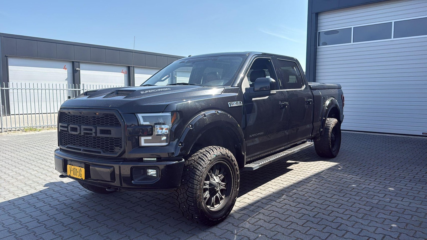 Ford F150 - USA 3.5 V6 Ecoboost SuperCrew XXL Blackops - AutoWereld.nl