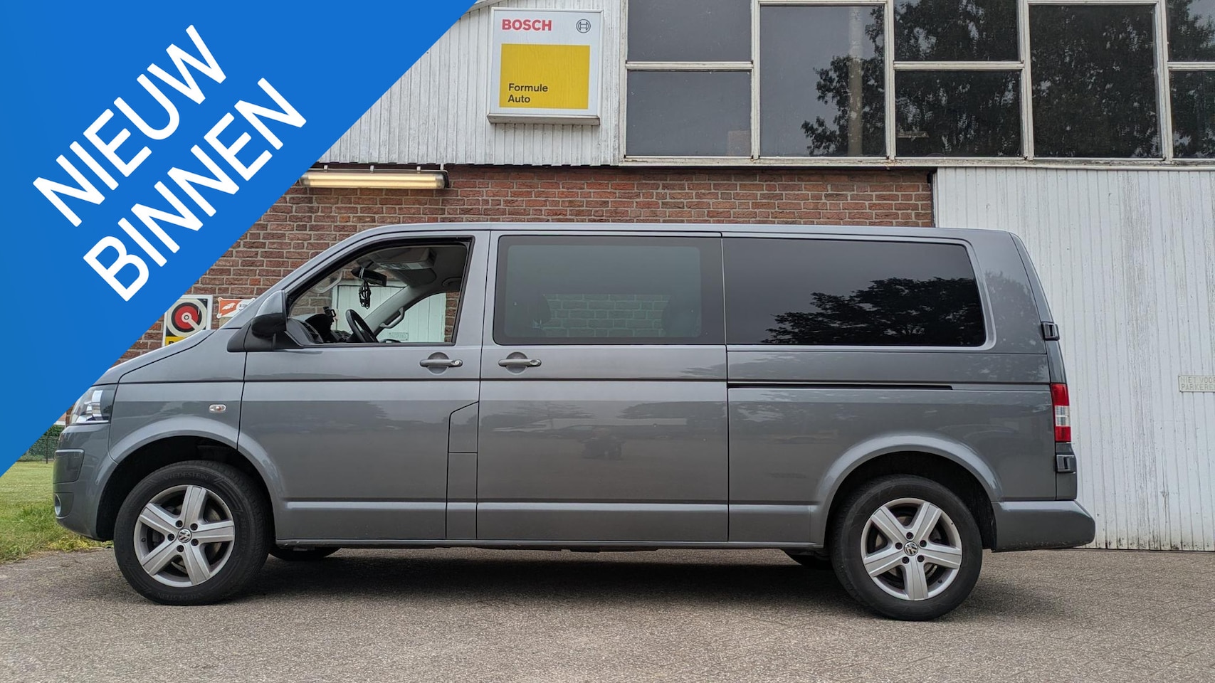 Volkswagen Transporter - 2.0 TDI L2H1 DC - Aut. - schuifd. L + R - AutoWereld.nl