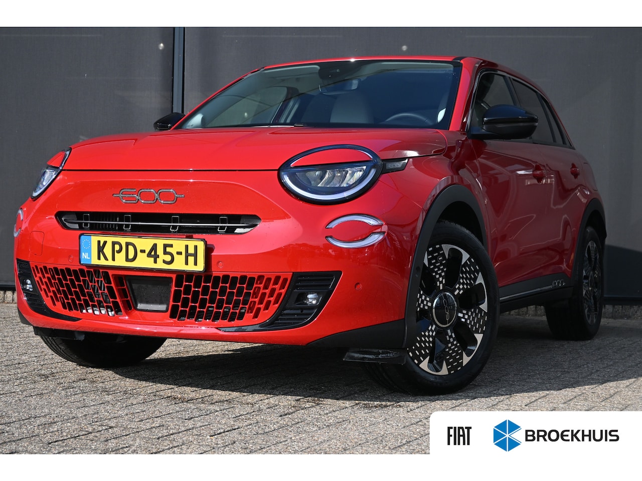 Fiat 600 - 1.2 Hybrid La Prima 110pk | Vol-Leder | Adaptive Cruise | Masssage | Stoelverwarming | Ele - AutoWereld.nl