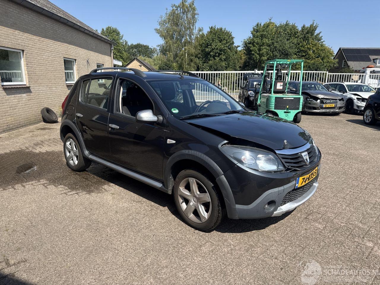 Dacia Sandero Stepway - 1.6 REST BPM €100,-!!! - AutoWereld.nl