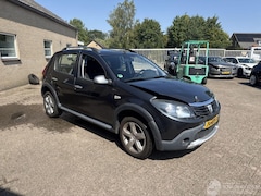 Dacia Sandero Stepway - 1.6 REST BPM €100,