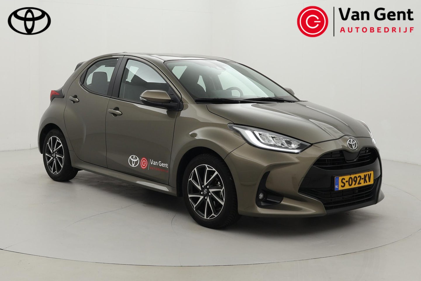 Toyota Yaris - 1.5 VVT-i Dynamic | Navigatie | Apple Carplay / Android Auto | Adaptive Cruise | Keyless | - AutoWereld.nl