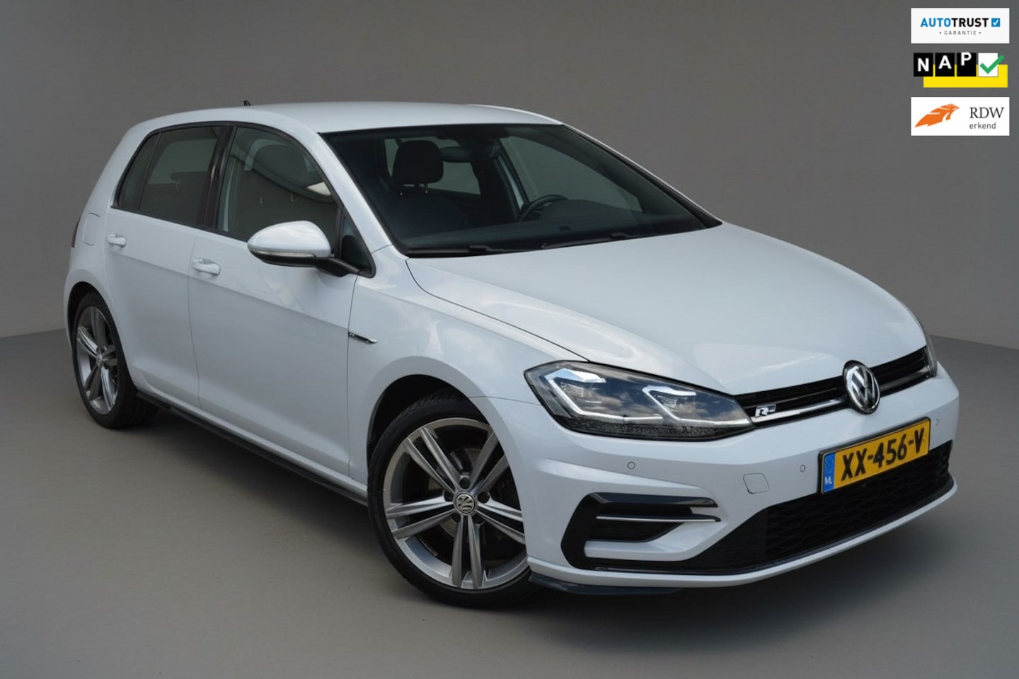 Volkswagen Golf - 1.5 R-Line|Carplay|Camera|Trekhaak| - AutoWereld.nl