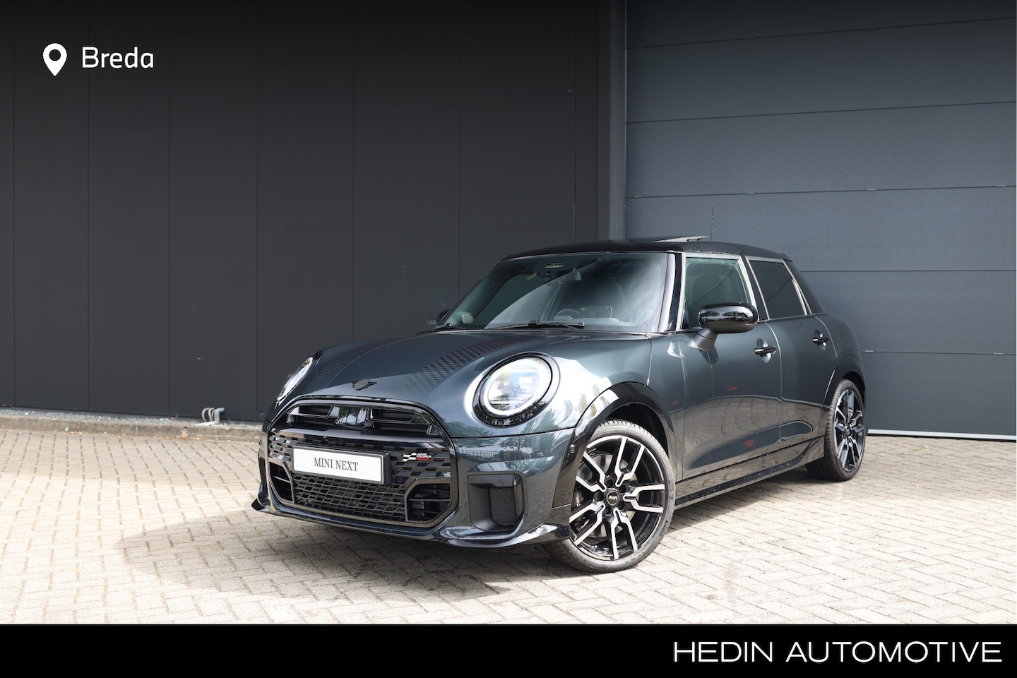 MINI 5-Deurs - 2.0 Cooper S John Cooper Works Pakket M | Panoramadak | Harman Kardon | Comfort Access | H - AutoWereld.nl