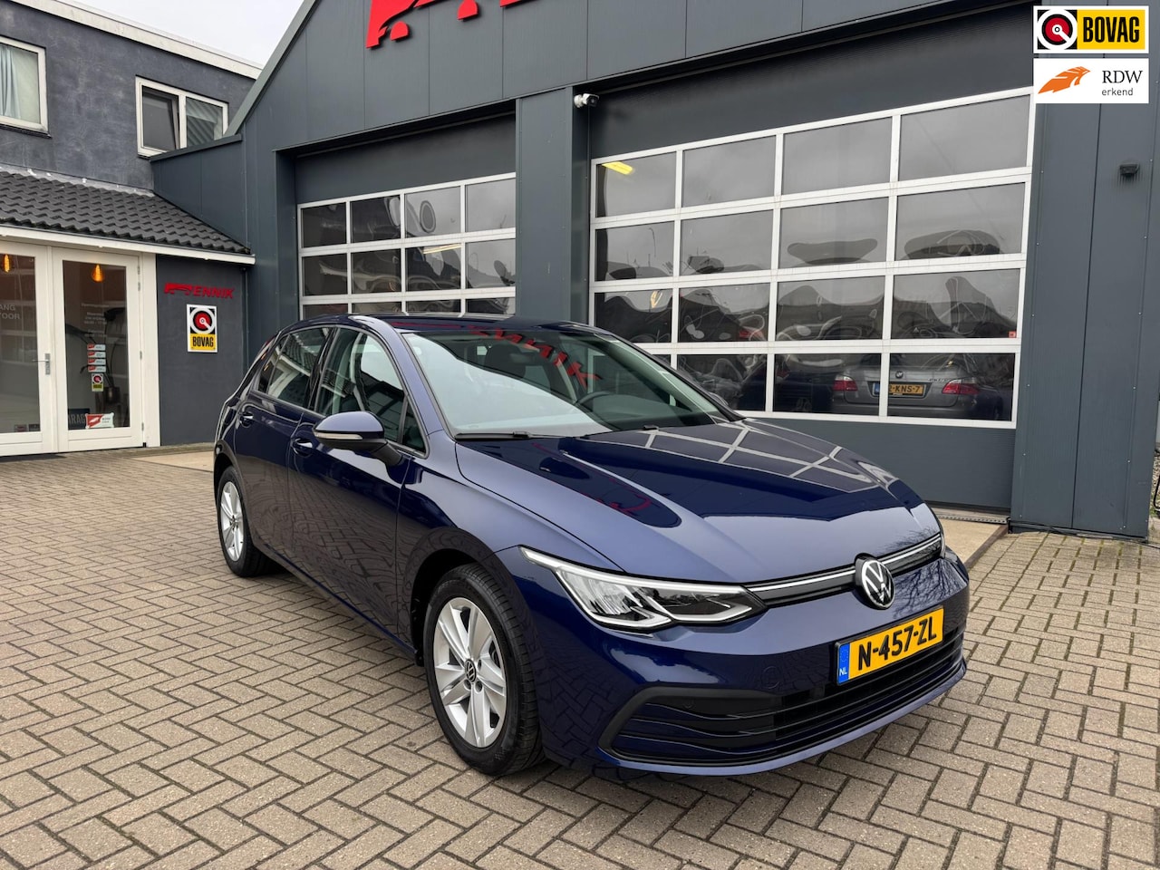 Volkswagen Golf - 1.0 TSI Life Business / ACC / Lane assist / Keyless Go / IQ-Drive . - AutoWereld.nl